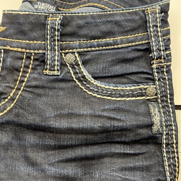 Silver Jeans Tuesday Skinny Crop Low Rise Size 25 - Picture 14 of 16